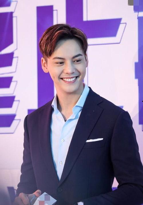 港料爆料一万人视频,万人视频背后的惊人真相 第3张 港料爆料一万人视频,万人视频背后的惊人真相 第3张